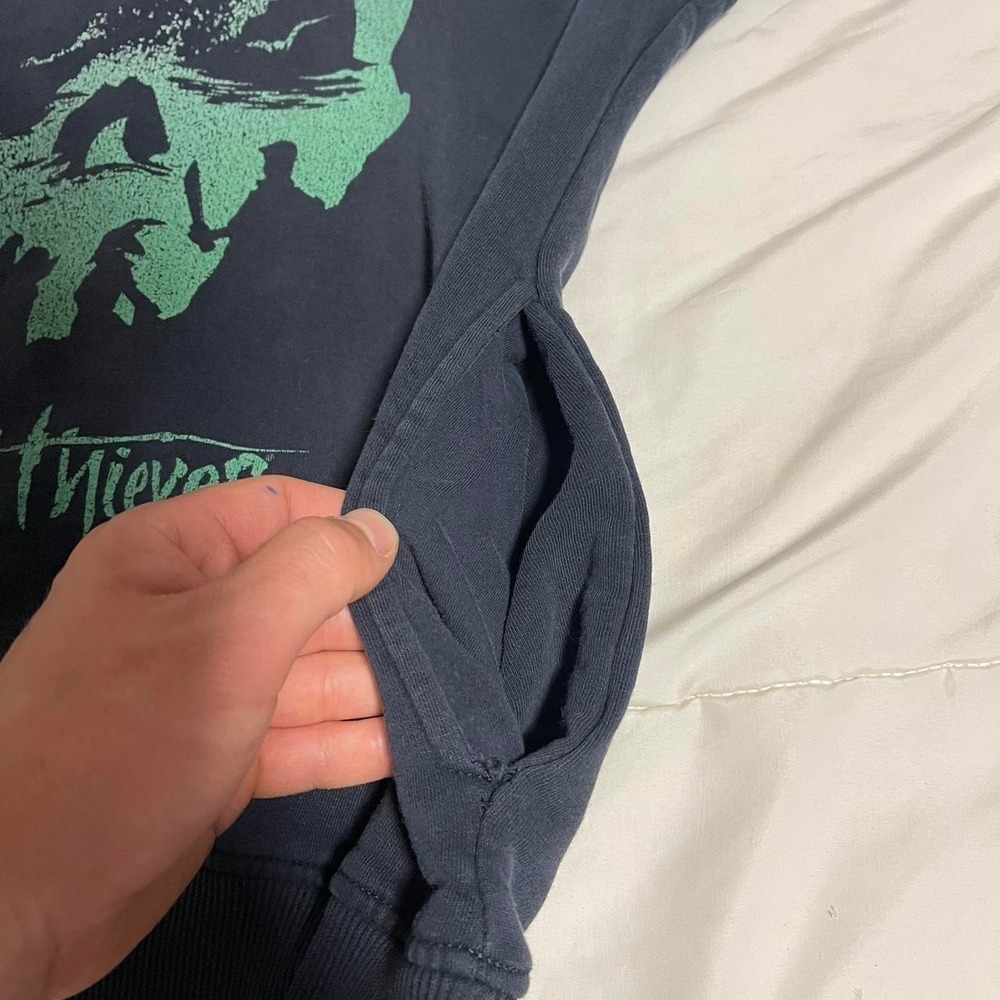 Sea of Thieves 2022‎ Xbox hoodie with green skull graphic, great fade S - Picture 4 of 6